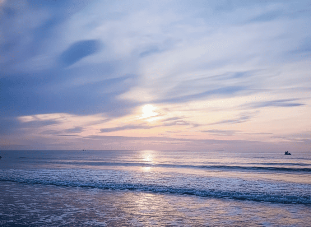 Bình minh trên biển Hải Tiến - Thanh Hóa